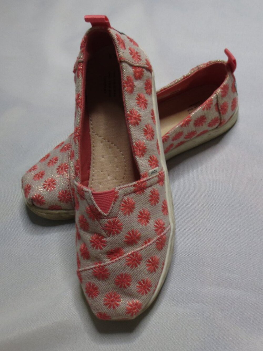 4/$14 TOMS girls SHOE slip-on ALPARGATA coral CANVAS gold SIZE 5.5 YOUTH